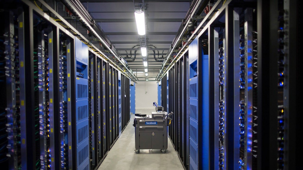 Nouveau plan Facebook et Google ?  Posséder Internet