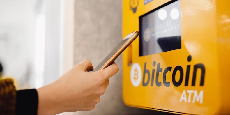 Une baleine bitcoin anonyme aurait acheté pour 150 millions de dollars de crypto-monnaie lors de son récent effondrement des prix