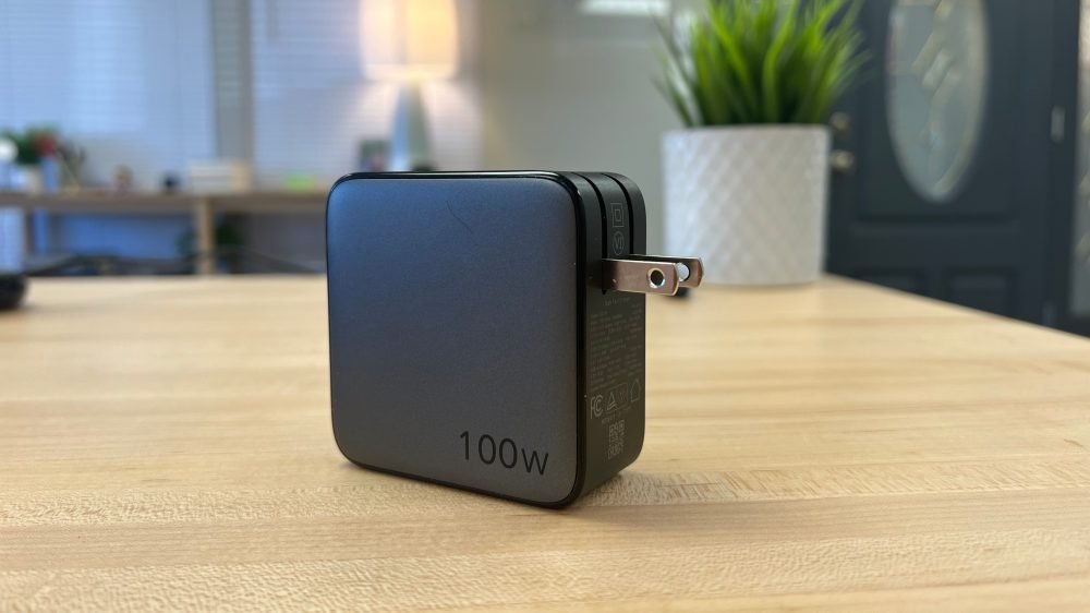 Tested: Ugreen's 4-in-1 GaN charger can power your Mac, iPhone, iPad, and more
