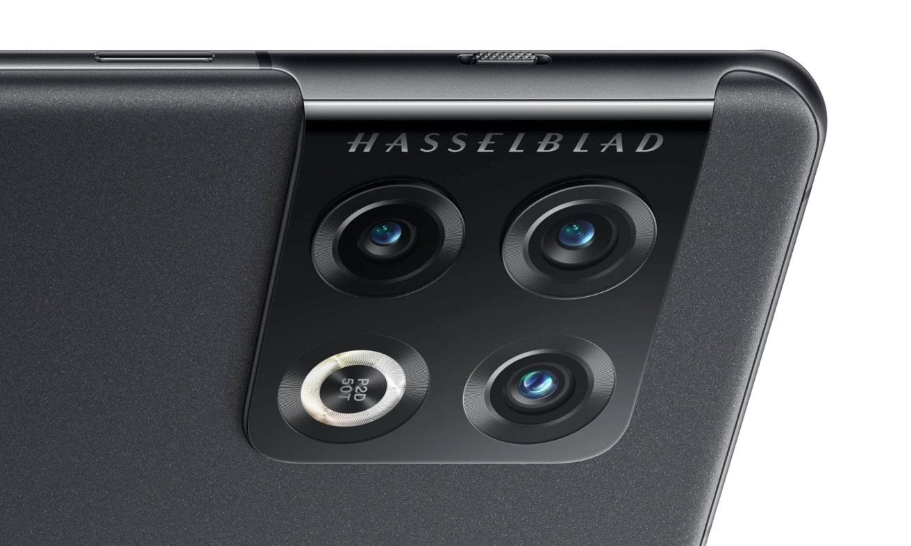 The cameras on the back of the OnePlus 10 Pro include 50MP and 48MP sensors. 