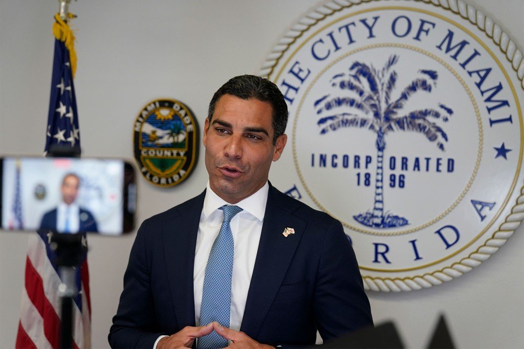 Le maire de Miami, Francis Suarez, a également assisté à la conférence au Ritz-Carlton.