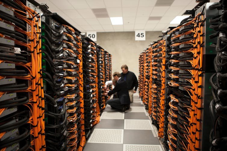 Internet consomme des quantités extraordinaires d’énergie.  Voici comment nous pouvons le rendre plus durable