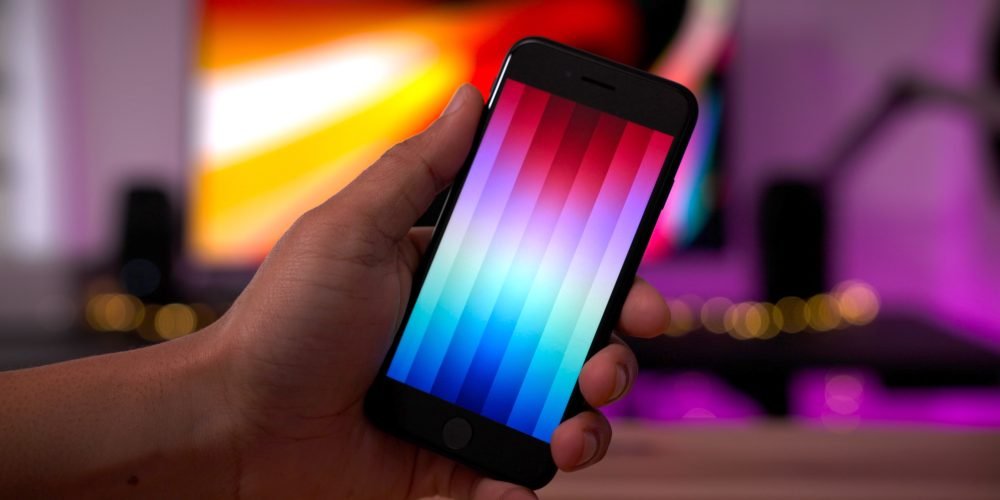 TSMC warns of slowing smartphone demand while analysts argue iPhone market remains healthy