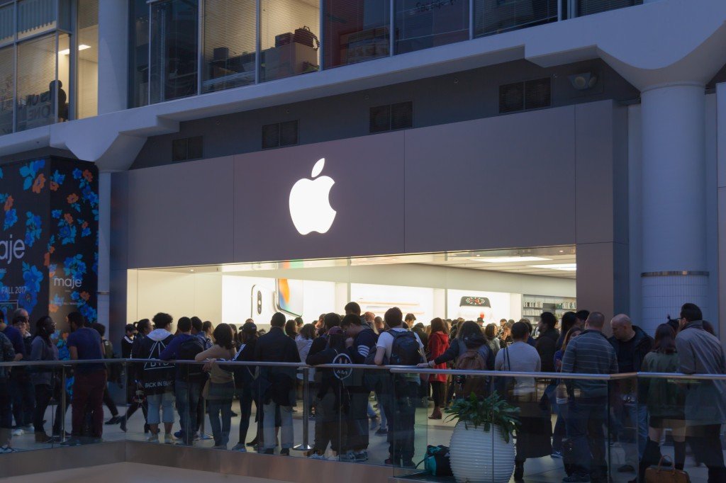 Le plan iPhone fait partie de la volonté de la société de se tourner vers les services d'abonnement, qu'elle considère comme une source de revenus potentiels largement inexploitée.