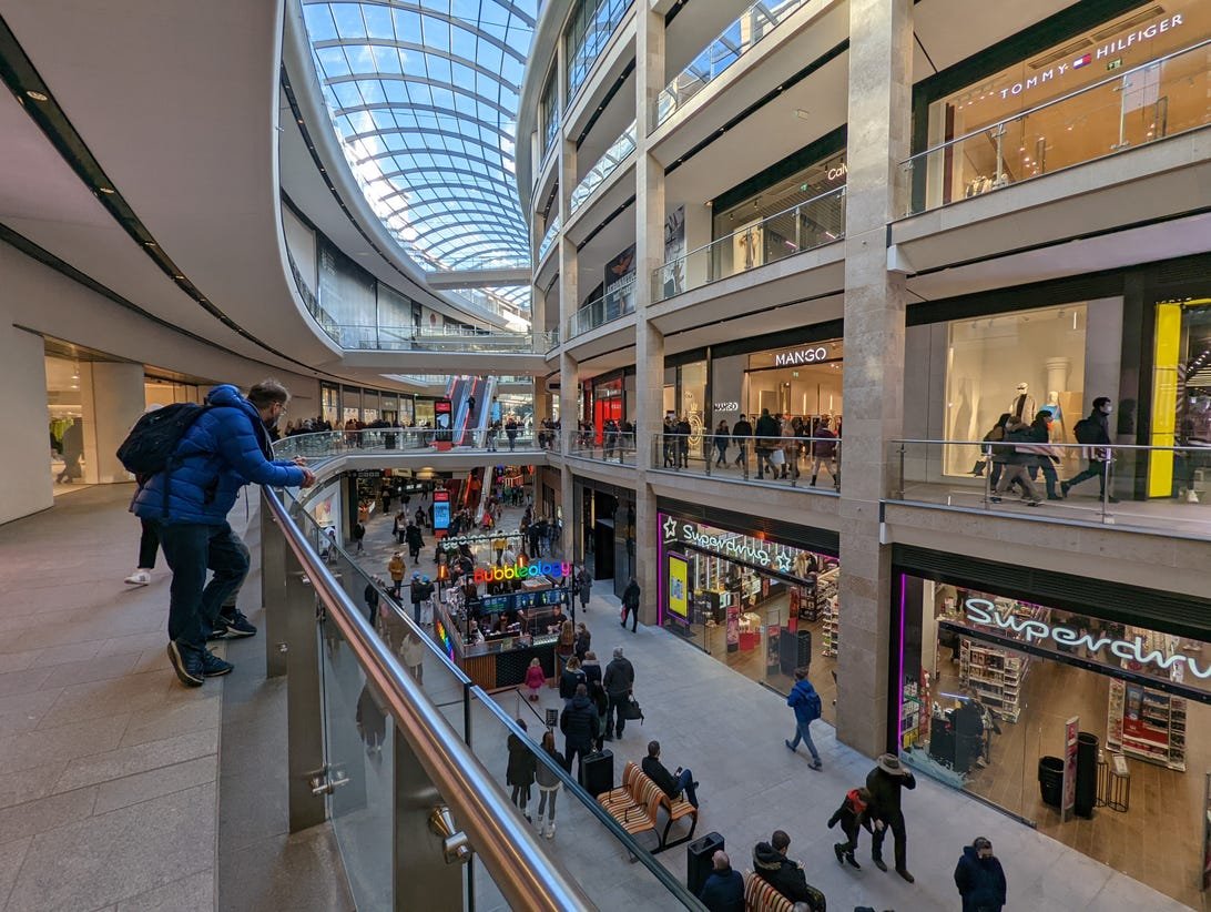 iPhone 13 Pro, Pixel 6 Pro and Galaxy S22 Ultra: Which Camera Is Best? 10 shopping-wide-6-pro