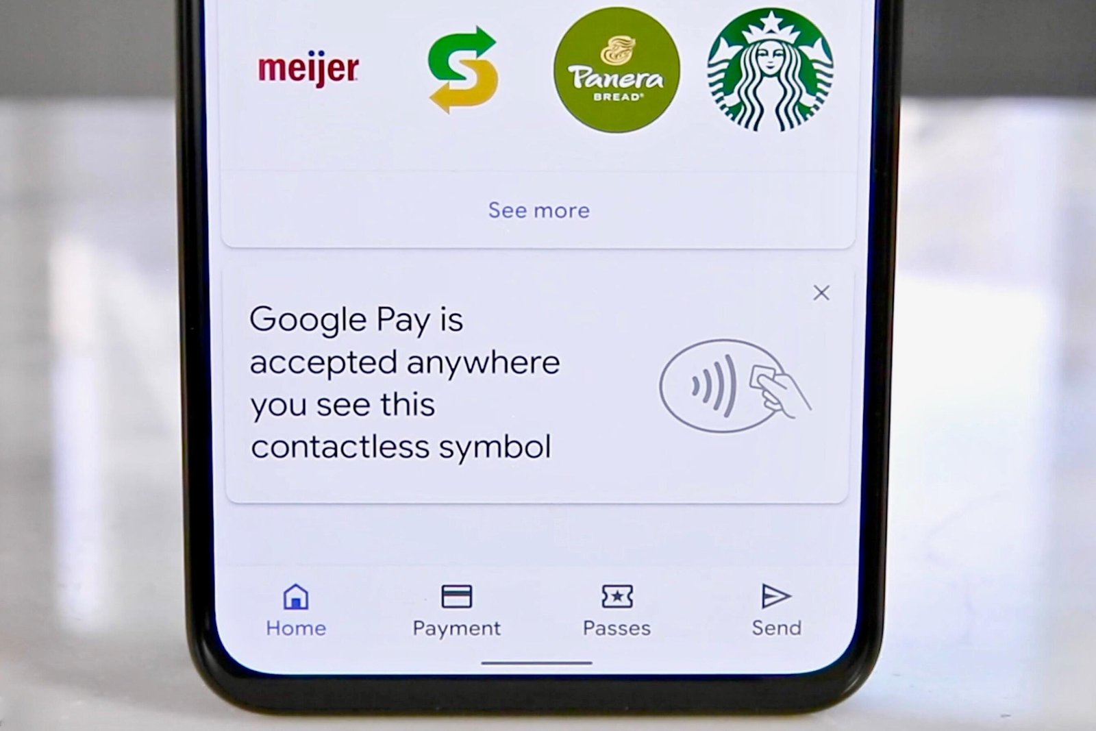 Voici tout ce que vous devez savoir sur l'utilisation de Google Pay et tous ses avantages 3 Un logo de paiement sans contact dans l'application Google Pay
