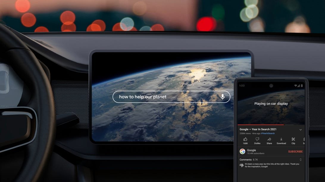 Android 13 : chaque nouvelle fonctionnalité révélée à Google I/O 6 Affichage de la console multimédia d'une voiture montrant un Chromecast à partir d'un téléphone