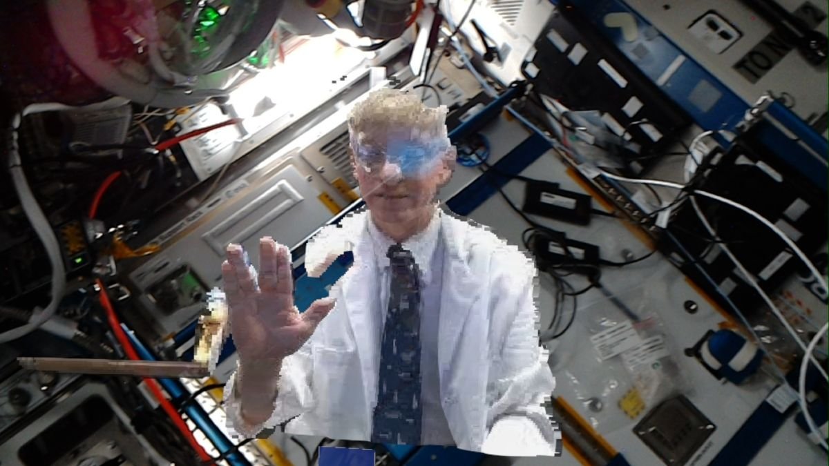 Des médecins hologrammes se sont téléportés vers la station spatiale pour rendre visite aux astronautes