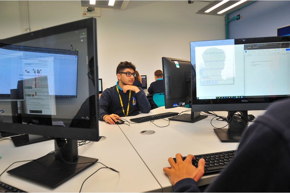 L’enseignement de l’informatique est essentiel dans un monde technologiquement diversifié