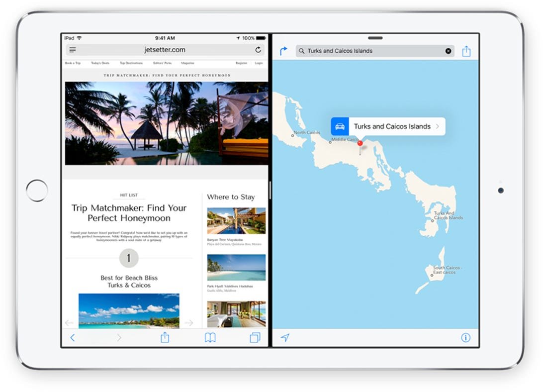 Un iPad avec Safari sur le côté gauche de l'écran et Maps sur la droite