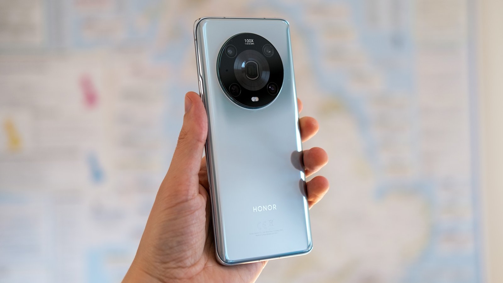 Honor Magic 4 Pro back in hand 3 Honor Magic 4 Pro back in hand 3