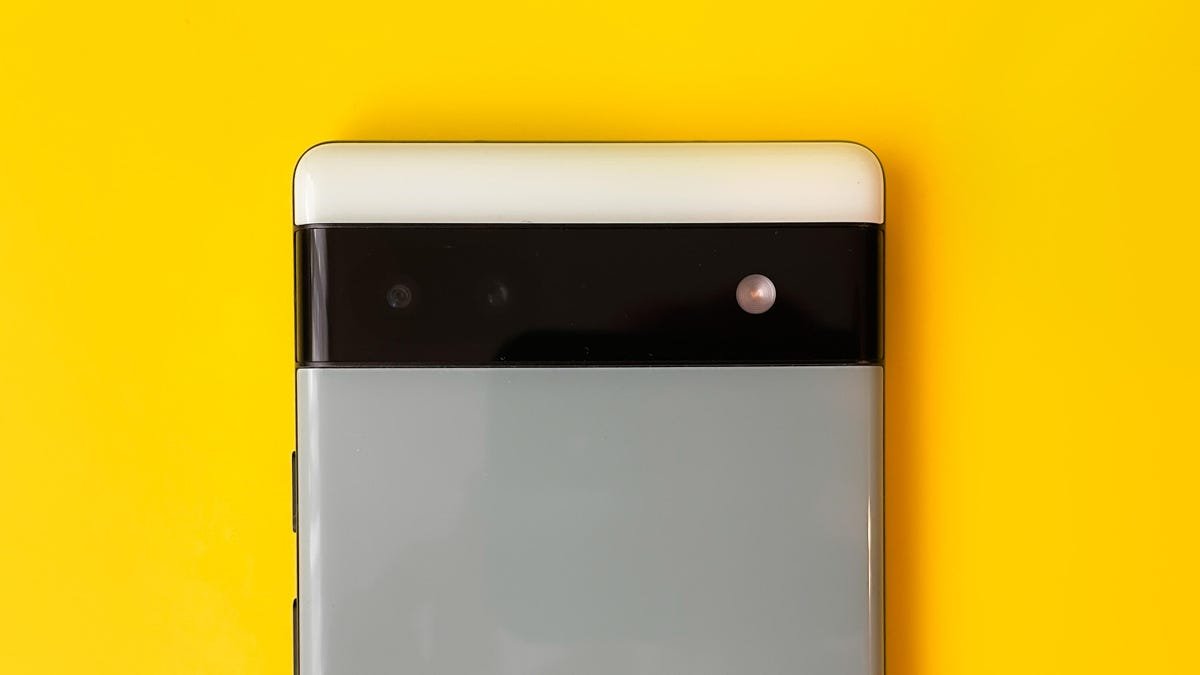 Google Pixel 6A Review: The Best Android Phone Under $500 4 Google's Pixel 6A phone camera array