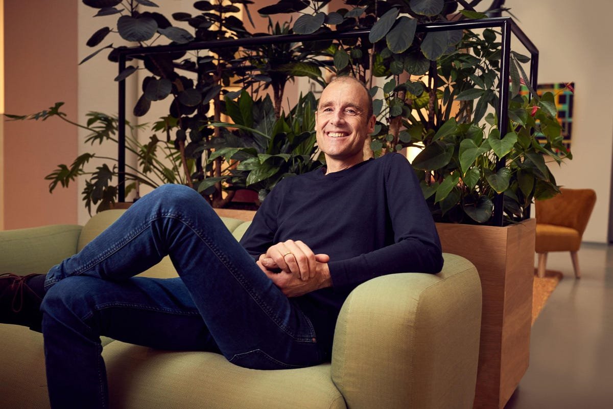 Adyen est le premier à lancer une nouvelle génération de logiciels iPhone Tap-To-Pay à grande échelle, dépassant Stripe