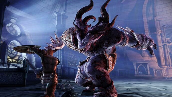 Le Grey Warden dans Dragon Age: Origins combat un ogre géant darkspawn