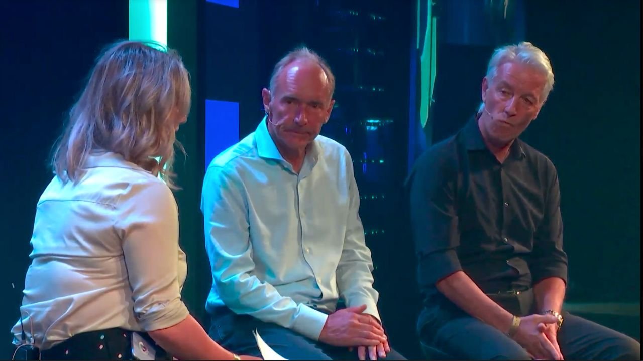 En 2018, Berners-Lee (au centre) et John Bruce (à droite) ont fondé la startup open source Inrupt pour commercialiser Solid.