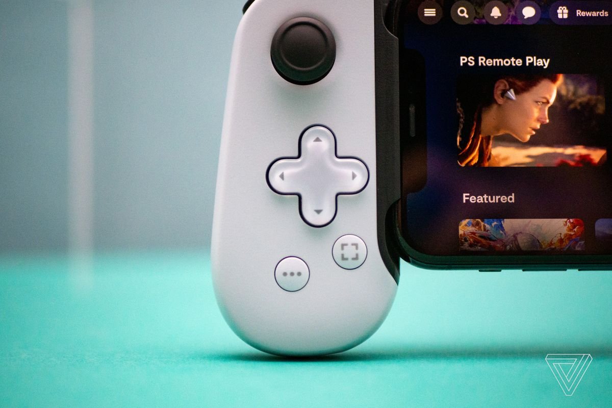 1659473024 697 Le premier controleur iPhone officiel compatible PlayStation est un Backbone