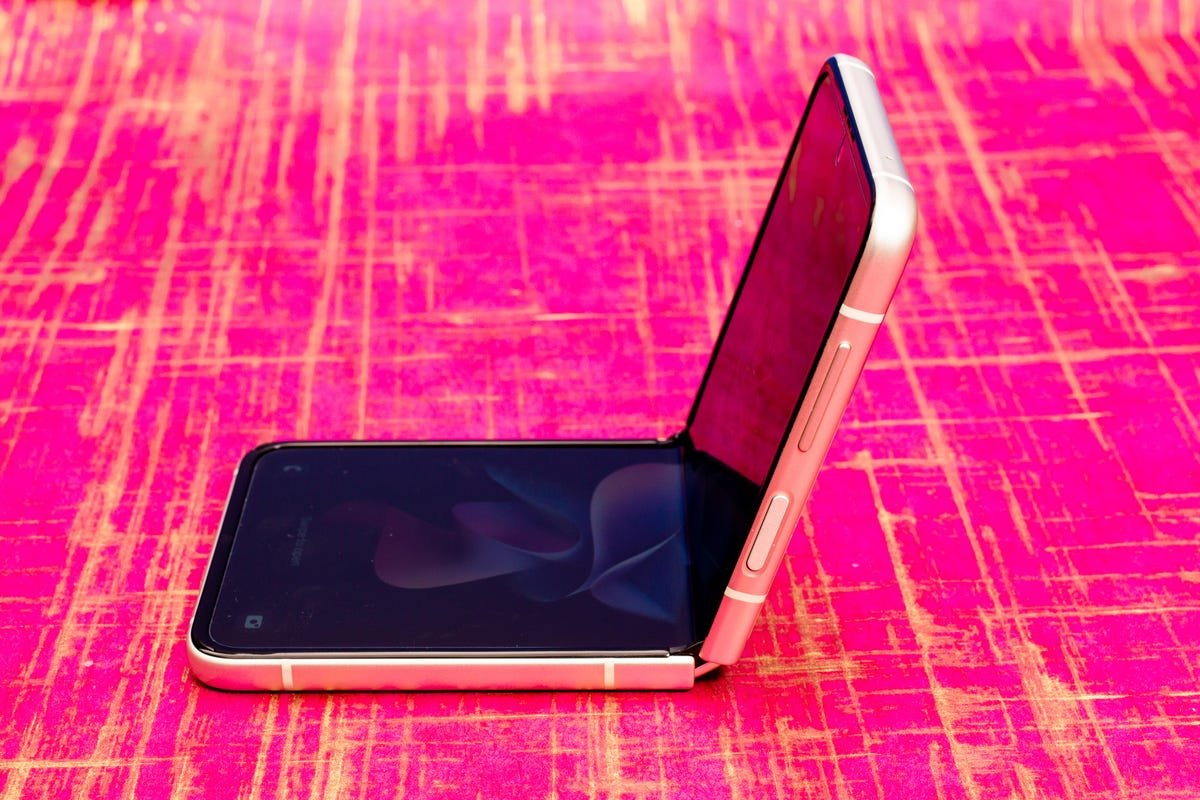 Pourquoi l'iPhone pliable d'Apple n'est pas une chose... pour le moment 3 Un Galaxy Z Flip 3 en forme de L