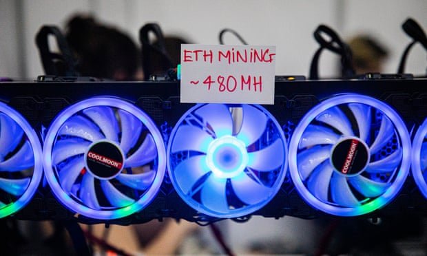 Une plate-forme minière Ethereum à l'exposition Thailand Crypto en mai.