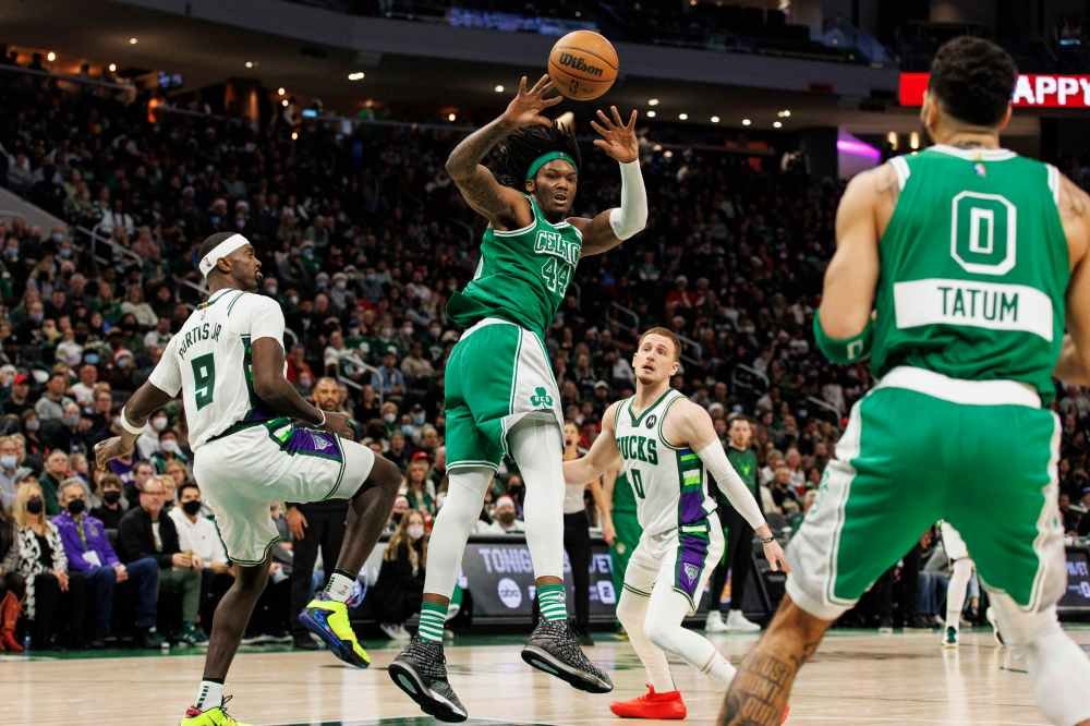 1661793216 807 Le trio danciens des Boston Celtics marque lors de la
