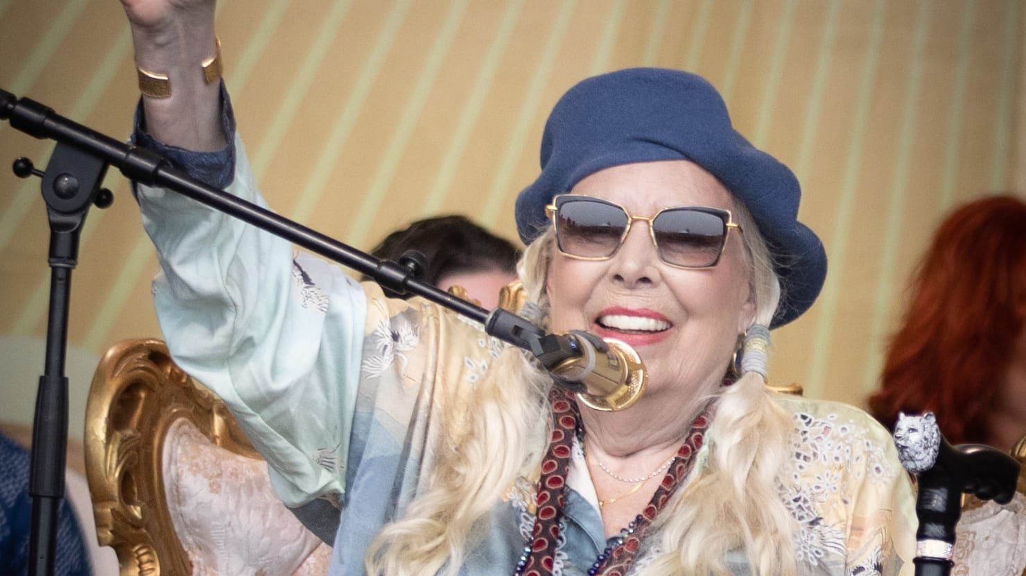 Joni Mitchell a joué les deux côtés maintenant et Internet sanglote