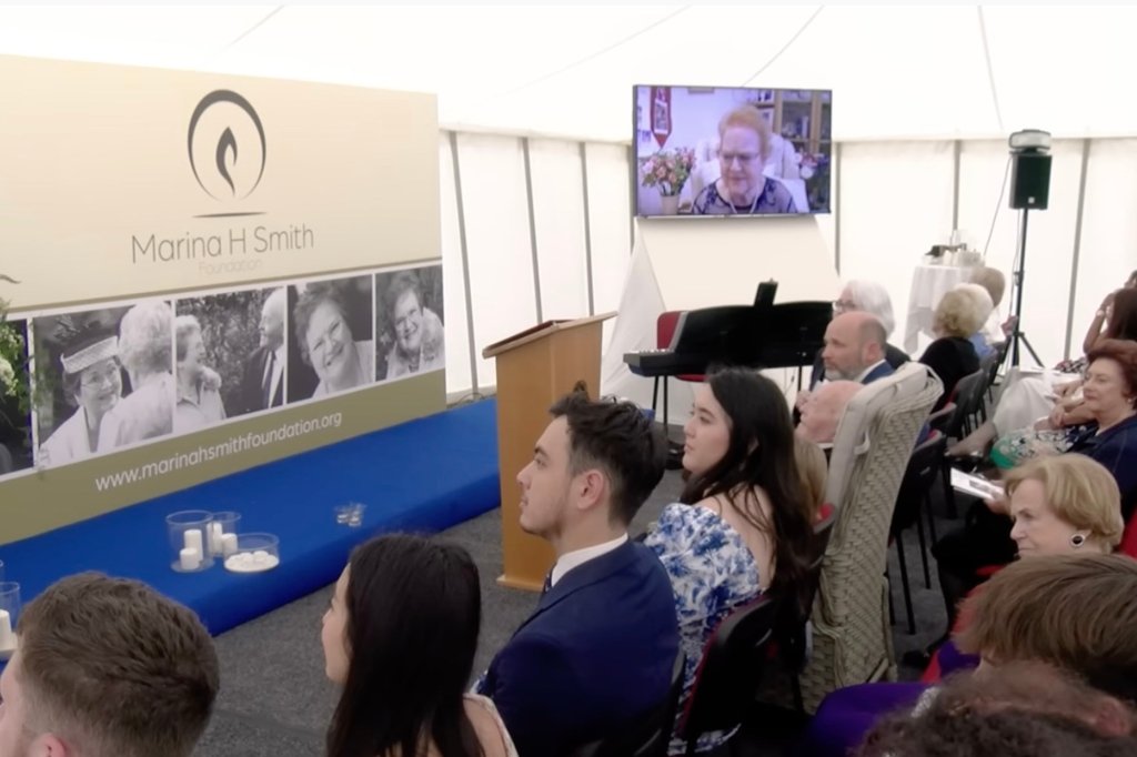 Apparition de l'hologramme de Smith 