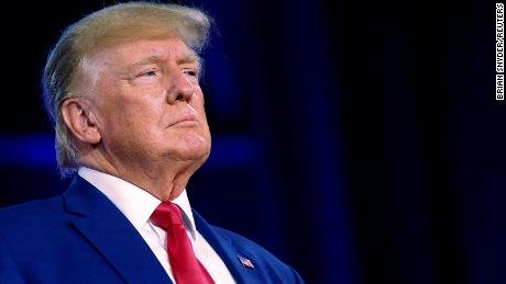 Une rhétorique violente circule sur Internet pro-Trump suite à une perquisition du FBI, y compris contre un juge