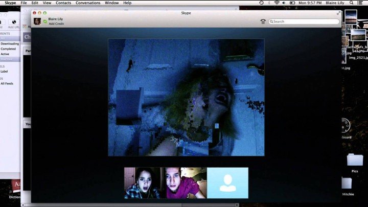 Unfriended est le film par excellence sur Internet | Tendances numériques 1 Une adolescente hurle de terreur dans une fenêtre Skype pendant que ses amis regardent, impuissants.