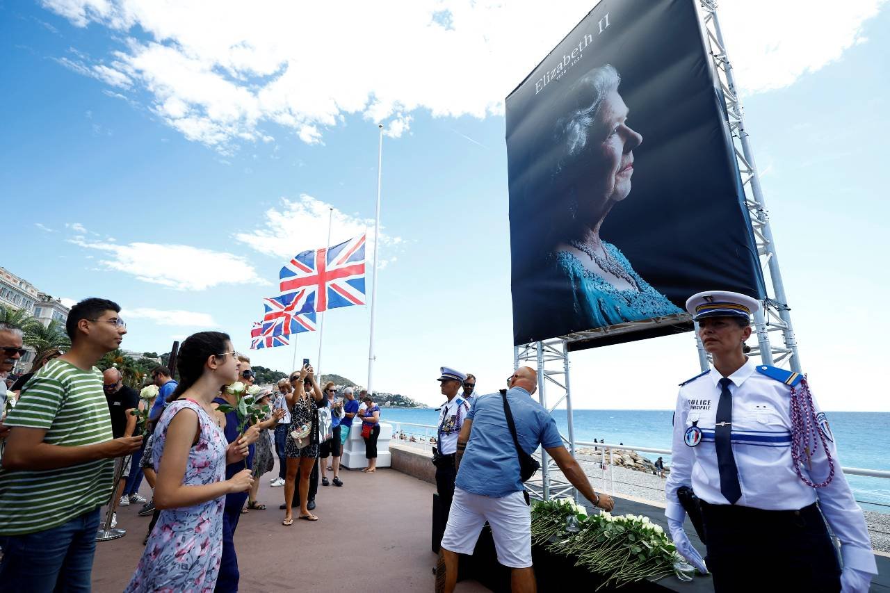 Républicain ou royaliste ? L'histoire d'amour compliquée de la France avec 'The Queen' 3 1663235179 422 Republicain ou royaliste Lhistoire damour compliquee de la France