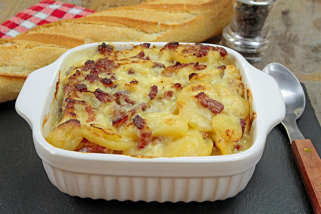 Tartiflette, un plat français célèbre en Savoie