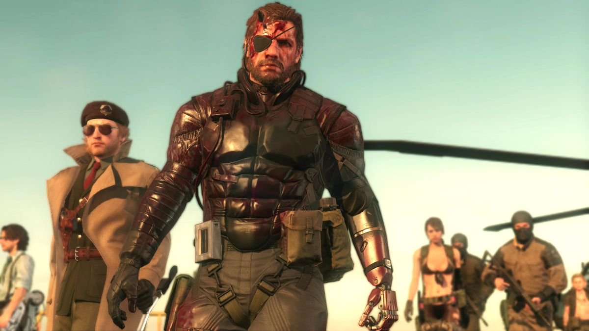 Bloody Snake et ses alliés marchent vers la caméra dans Metal Gear Solid 5 : The Phantom Pain 