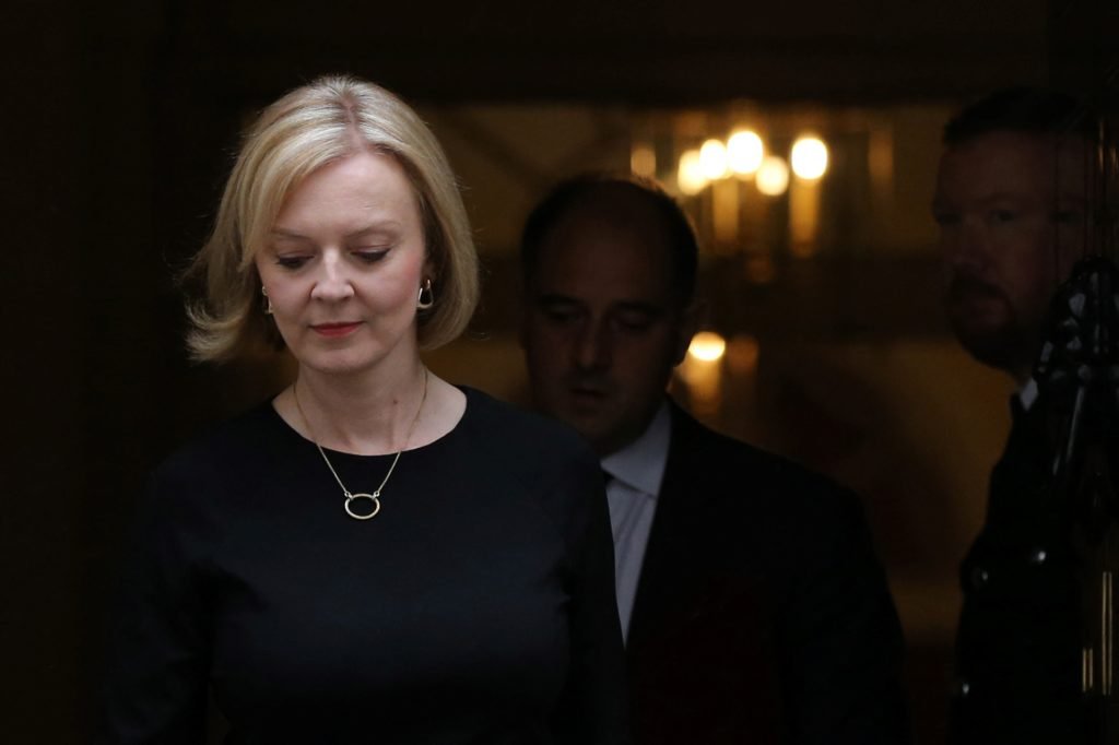 1664272343 482 La lune de miel de Liz Truss annulee alors que