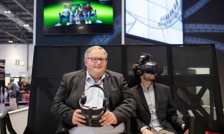 Maximilian Roeser, Mack Rides (et Alex Hern avec casque VR)
