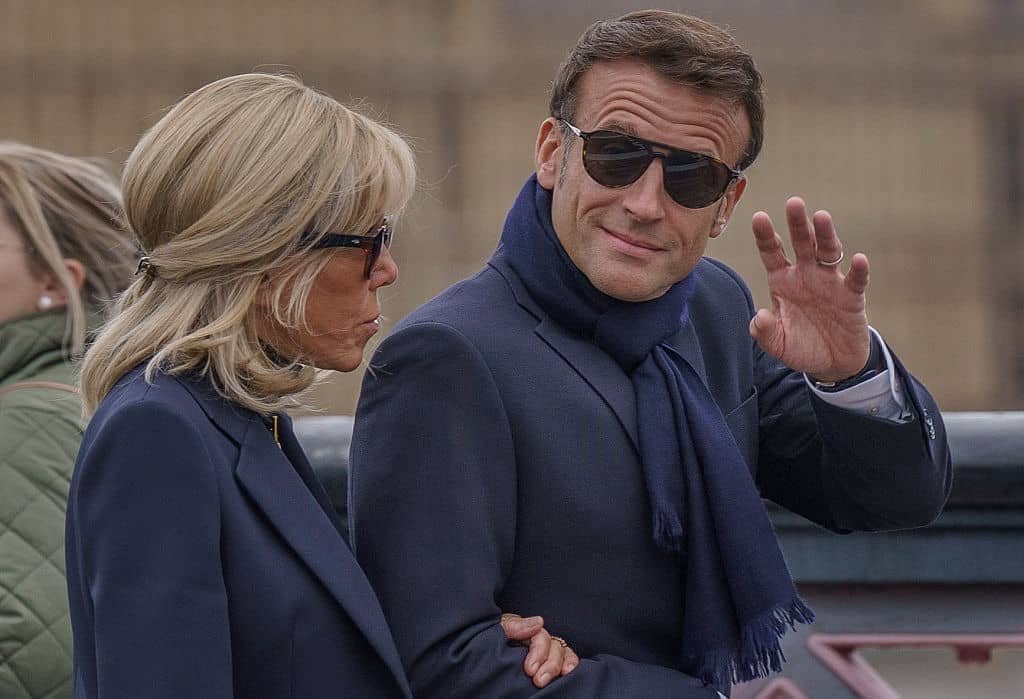 A la louange des hommages de la France à la Reine |  Le spectateur