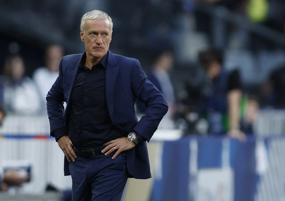 Des nuages ​​​​dorage se rassemblent sur lequipe de France avant