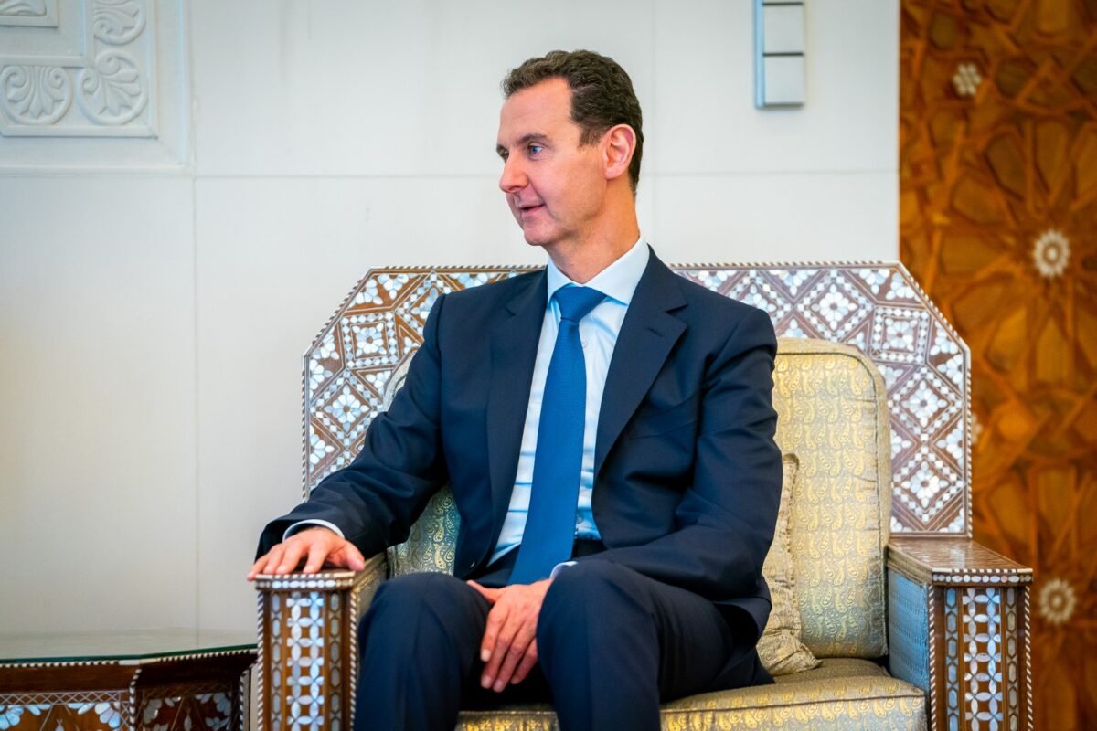La France reçoit la plus haute distinction décernée par l’oncle d’Assad