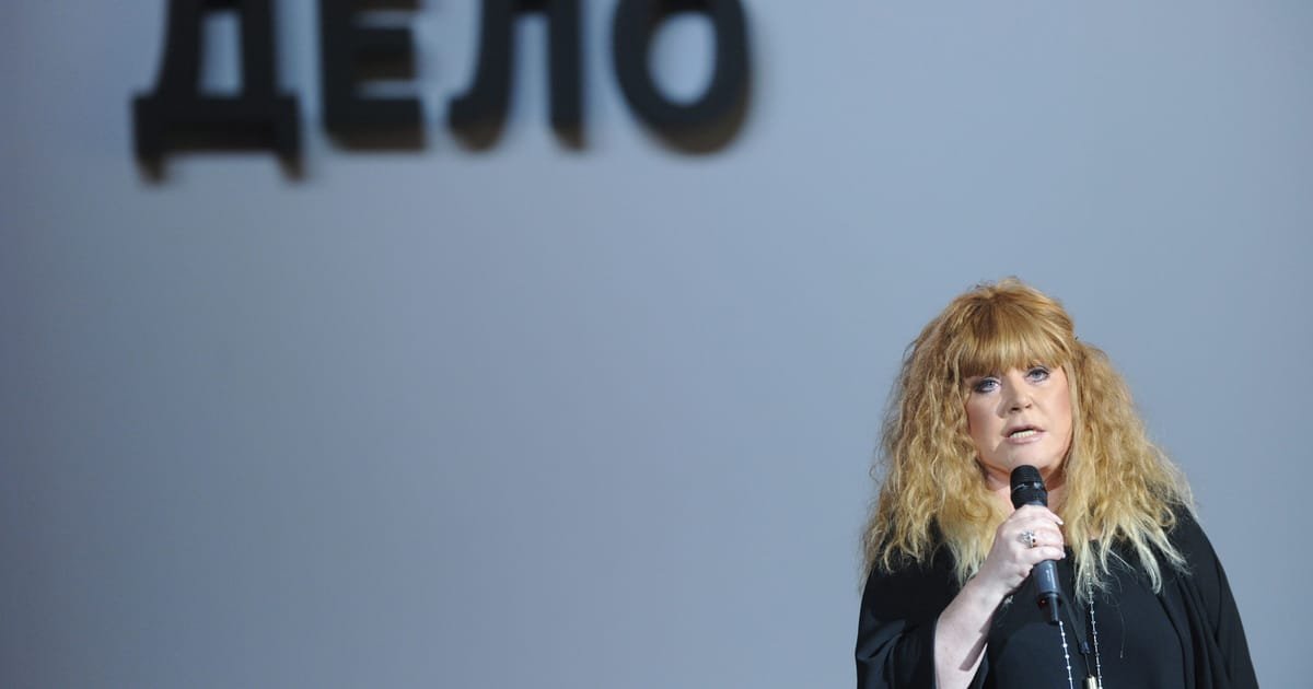 L’icône de la pop russe Alla Pugacheva fait l’objet d’une enquête après un message anti-guerre