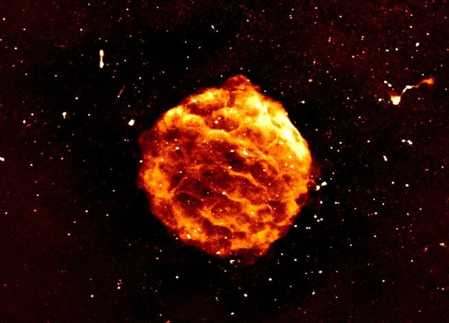 Une image d'un reste de supernova qui ressemble à une boulette de viande