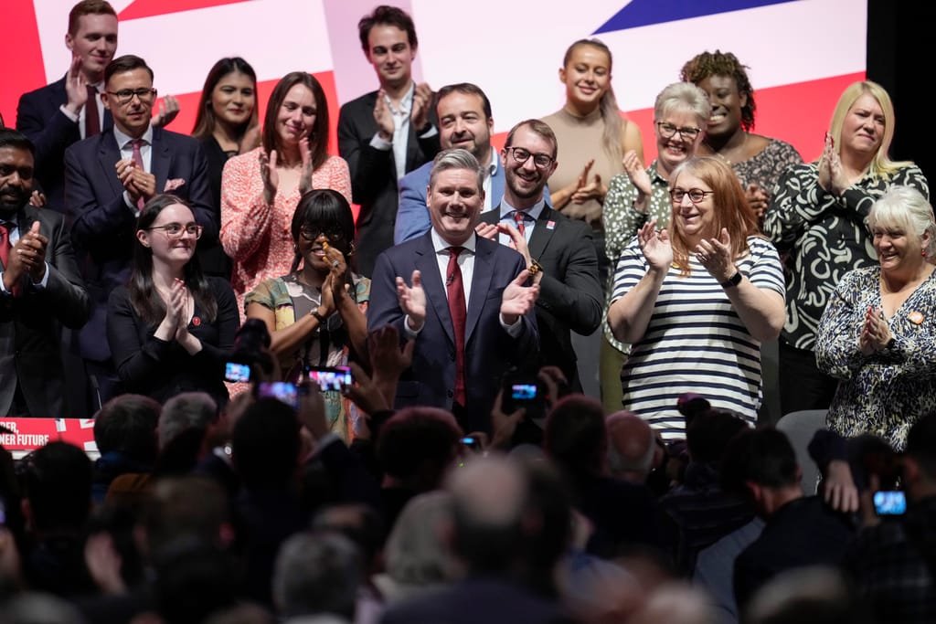 « No Drama Starmer »: le parti travailliste britannique revient-il tranquillement au pouvoir?