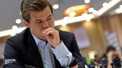 Carlsen participe à son match de la ronde 10 contre l'équipe de Moldavie lors de la 44e Olympiade d'échecs, à Mahabalipuram le 8 août.