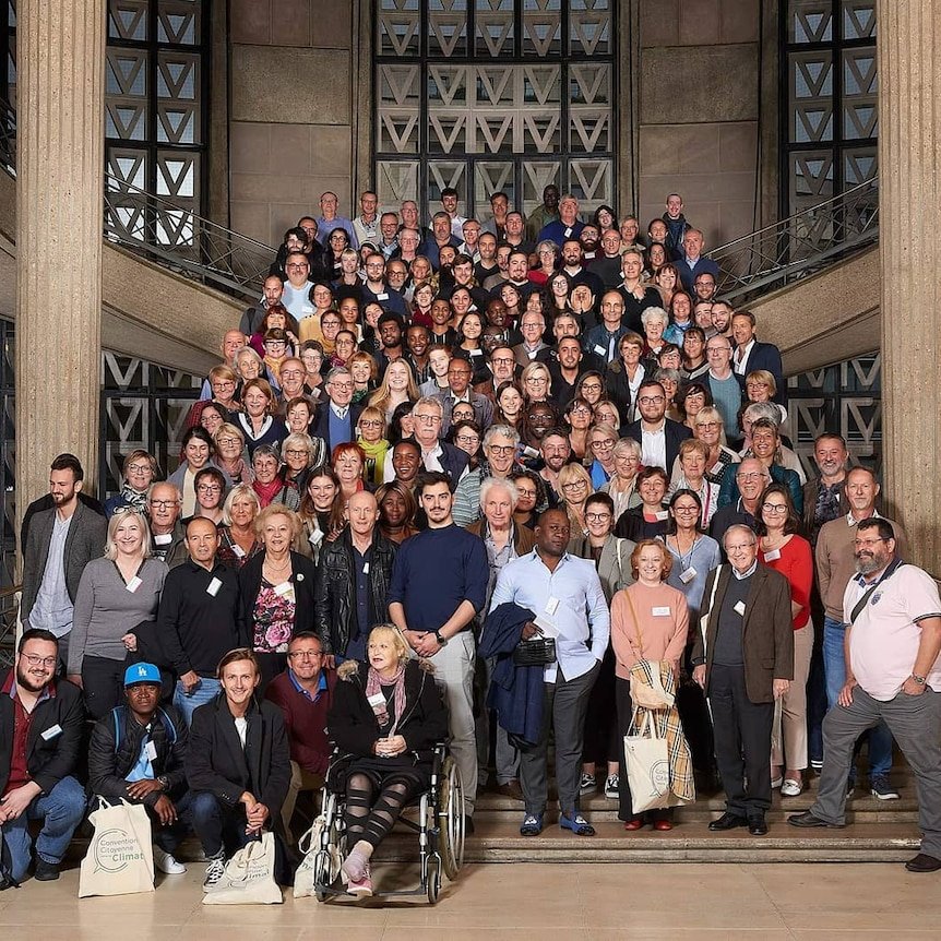 La photo officielle de l'assemblée française sur le climat