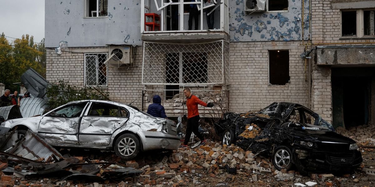Ce qui regardait : les alliés parlent du plan Marshall pour l’Ukraine, de sombres nuages ​​se préparent sur la France, Medvedev canalise son James Bond intérieur