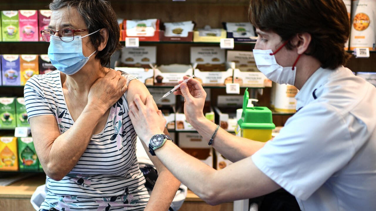 « Incertitude » alors que la nouvelle variante de Covid entraîne une flambée de virus en France