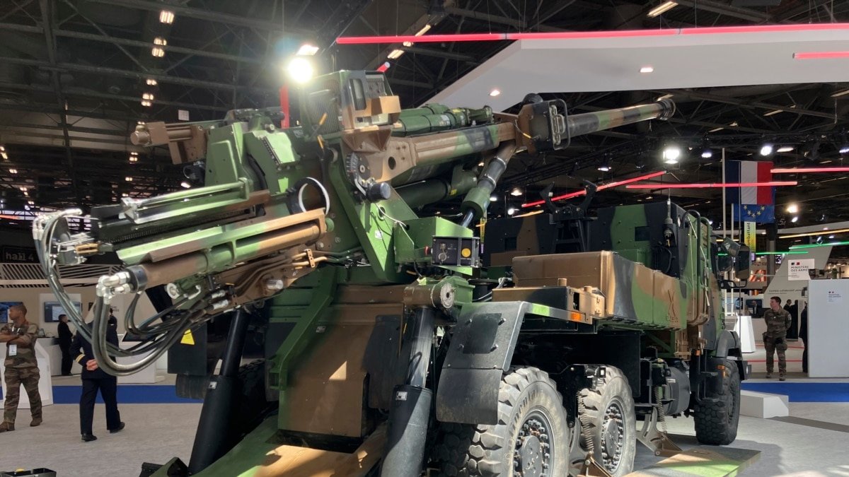 La France intensifie son soutien de guerre à l’Ukraine et reconstruit ses armureries