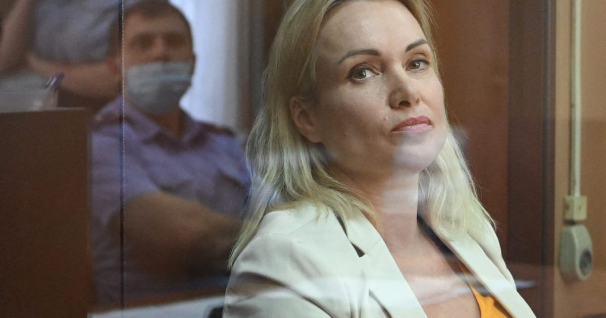 La journaliste russe anti-guerre Marina Ovsyannikova s’enfuit en Europe