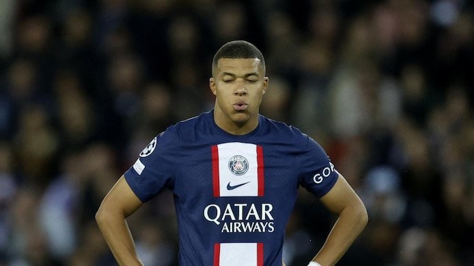 Kylian Mbappe reacts in frustration. (Courtesy: Reuters) La legende francaise Theirry Henry sen prend a Kylian Mbappe