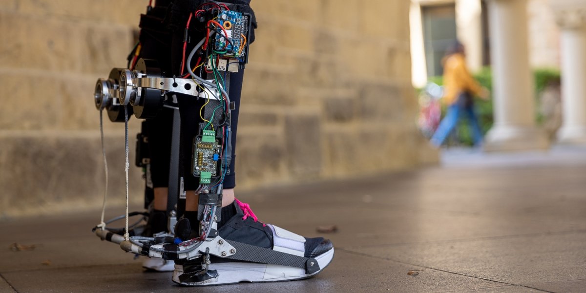 Un exosquelette robotique s’adapte aux porteurs pour les aider à marcher plus vite