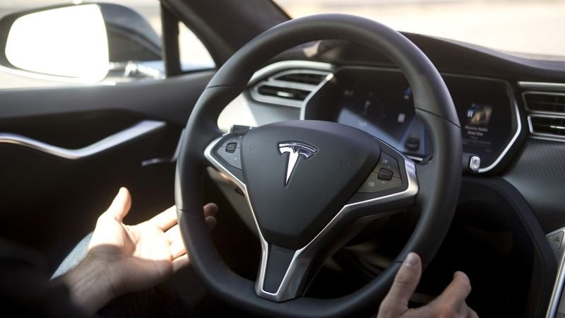 Un tweet a lancé une enquête sur le logiciel Autopilot de Tesla |  CNN Affaires
