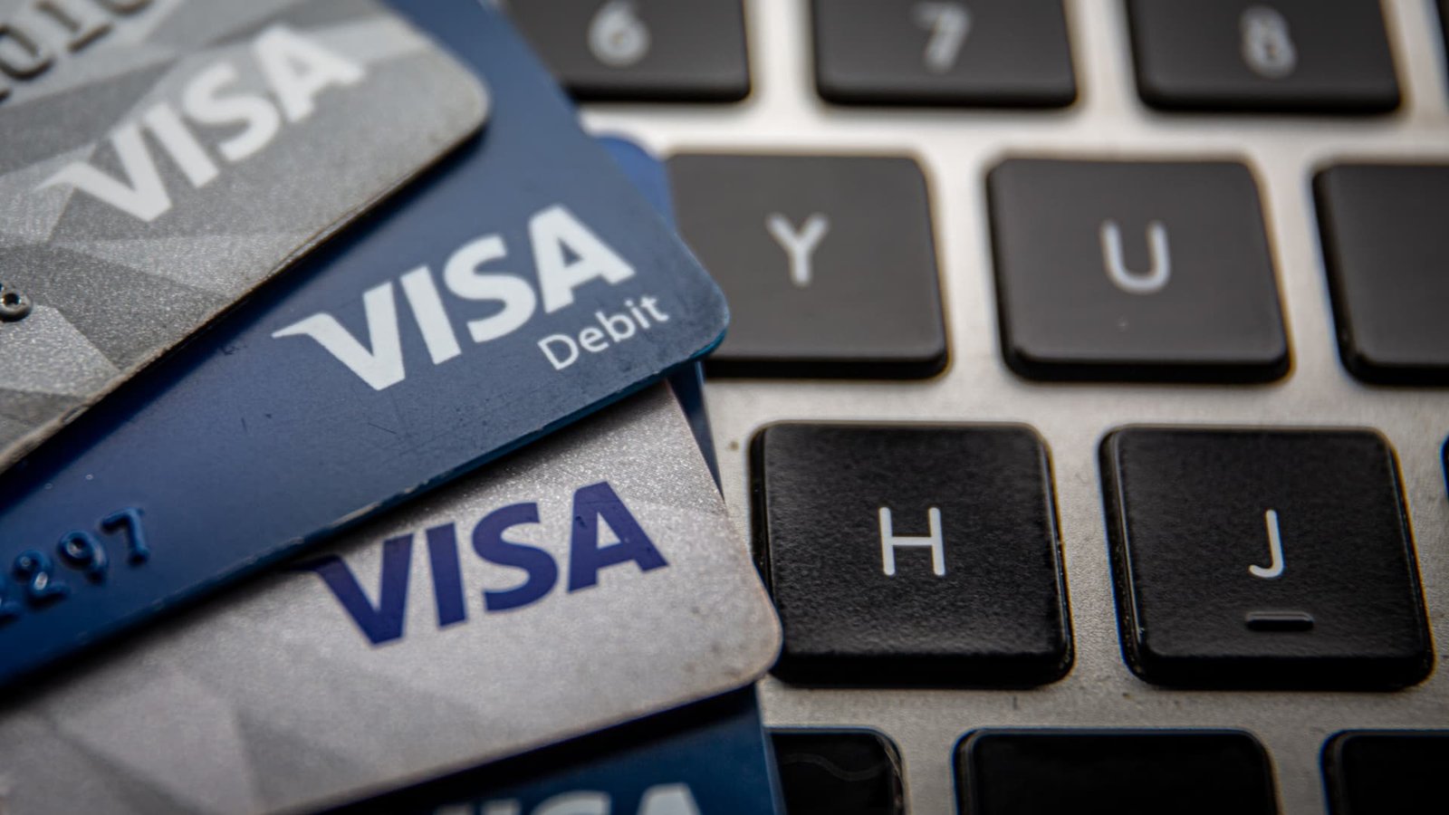 Visa s’associe à FTX dans le pari que les acheteurs veulent toujours dépenser des crypto-monnaies dans un marché baissier
