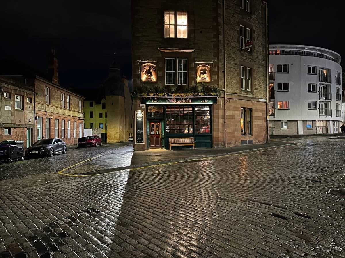 iPhone 14 Pro vs. Pixel 7 Pro, Galaxy S22 Ultra: The Night Mode Test 10 The Roseleaf bar at night
