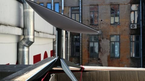 Borne Internet SpaceX Starlink installée à Odessa, dans le sud de l'Ukraine, le 15 mars 2022.